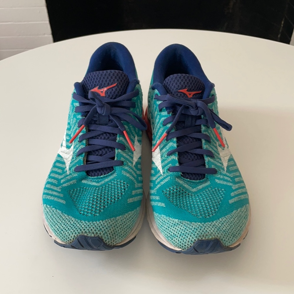 Mizuno Waverider size 10.5